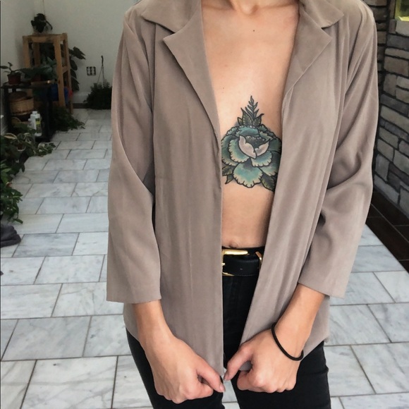 Chic Blazer Women Sized Small, Perfect Condition - Picture 2 of 6